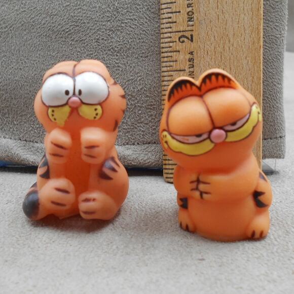 Vintage Two Garfield the Cat Pencil Topper Lot Hong Kong 1980s Retro - Picture 2 of 8